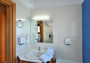 Villa Horizon Line *