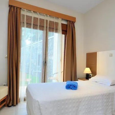 Horizon Line Villa *