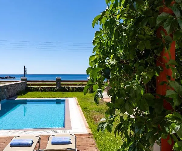 Horizon Line Villa *