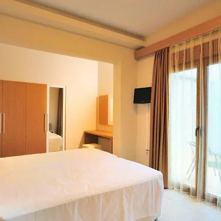 Villa Horizon Line *