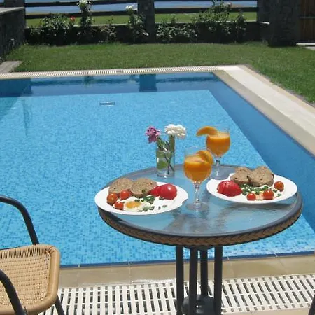 Villa Horizon Line *