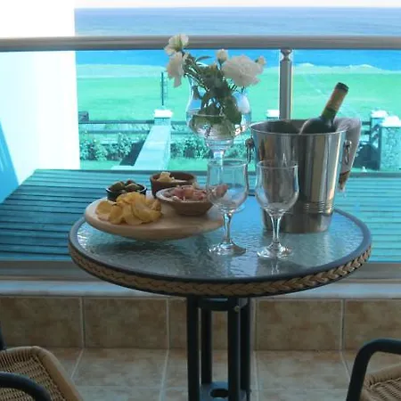 Horizon Line Villa *